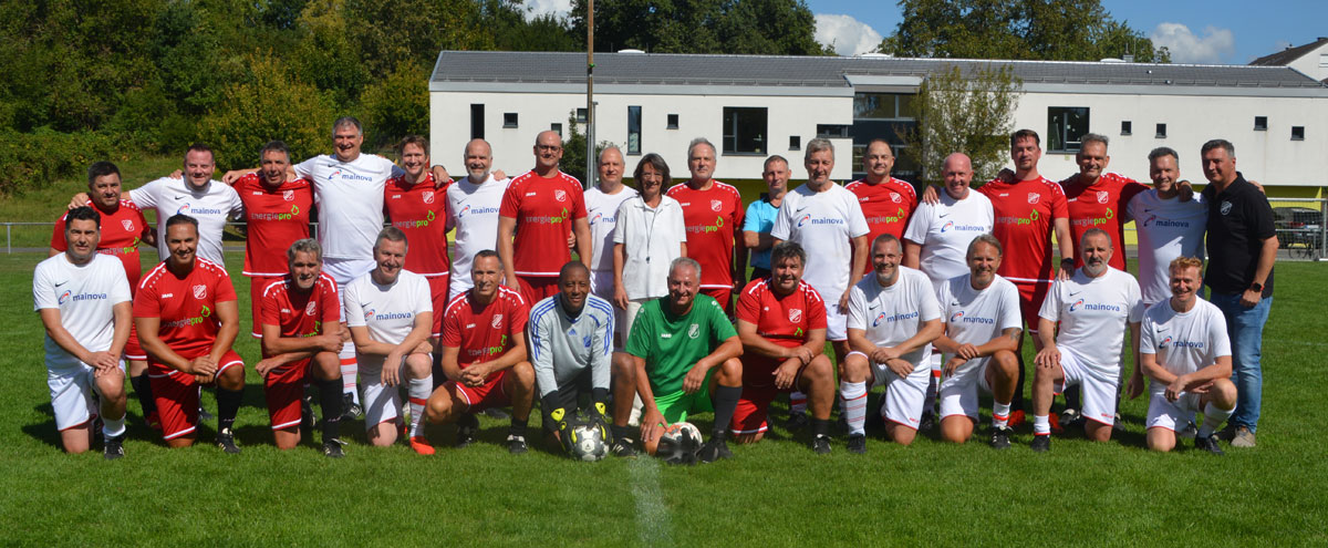 Großes Hallo beim „Generationenspiel“ der Alten Herren